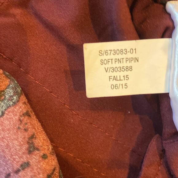 Banana Republic Lightweight Burgundy Print Dress Pant Size 8 - Picture 7 of 9